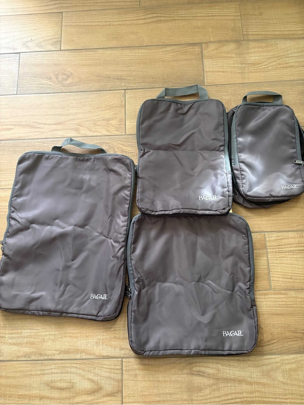 Bagall Men's Travel Packing Cubes and Toiletry Bag in grey
